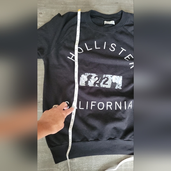 Hollister Crewneck Sweatshirt Size M - Picture 15 of 16